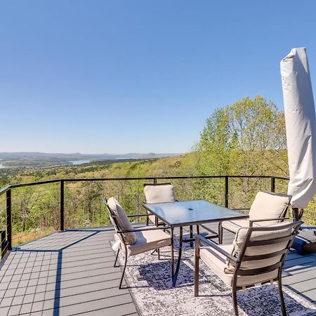 Charming Edgemont Home With Deck And Lake Views! Fairfield Bay Eksteriør billede