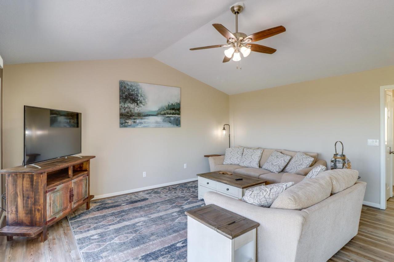 Charming Edgemont Home With Deck And Lake Views! Fairfield Bay Eksteriør billede