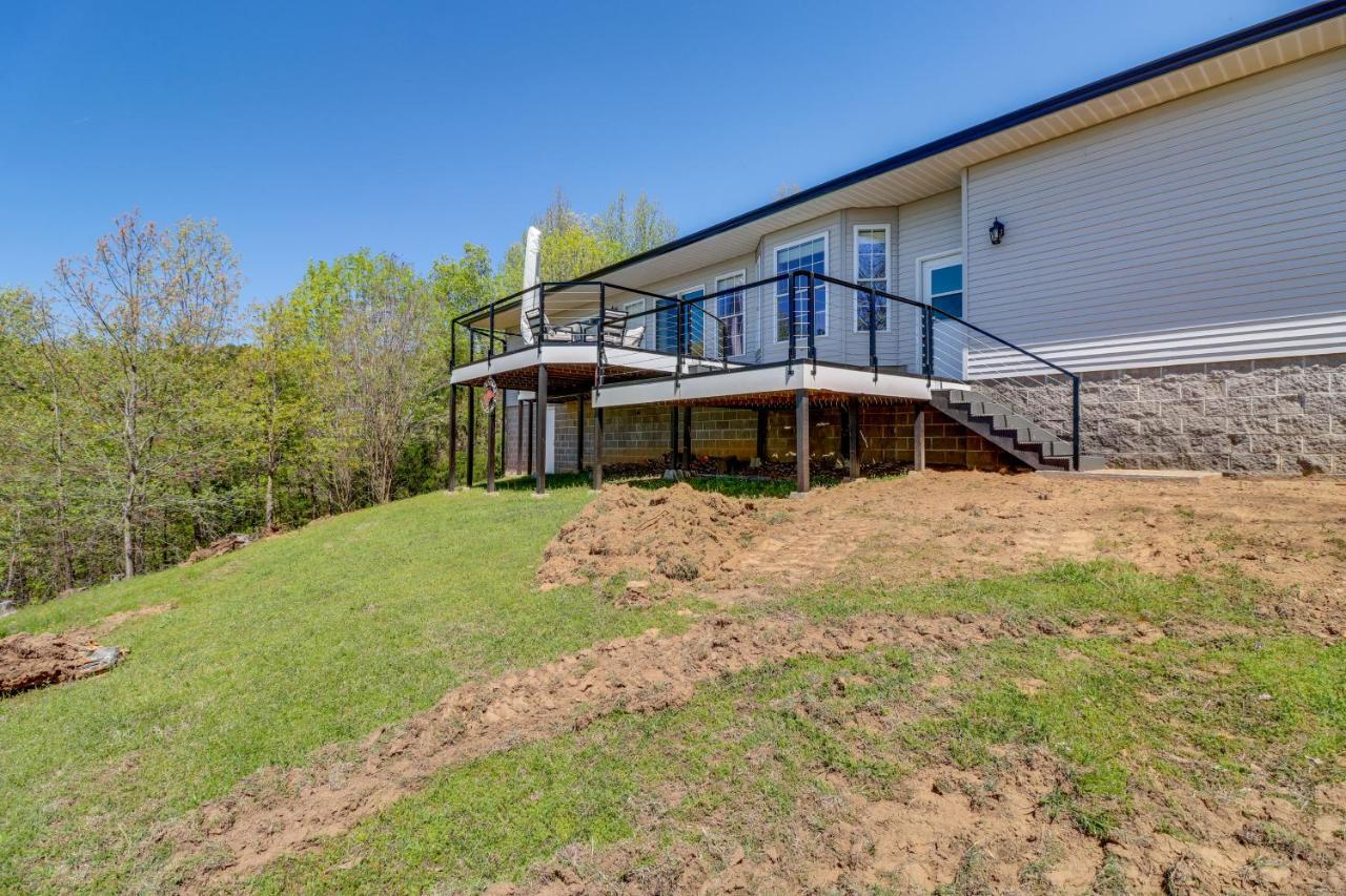 Charming Edgemont Home With Deck And Lake Views! Fairfield Bay Eksteriør billede