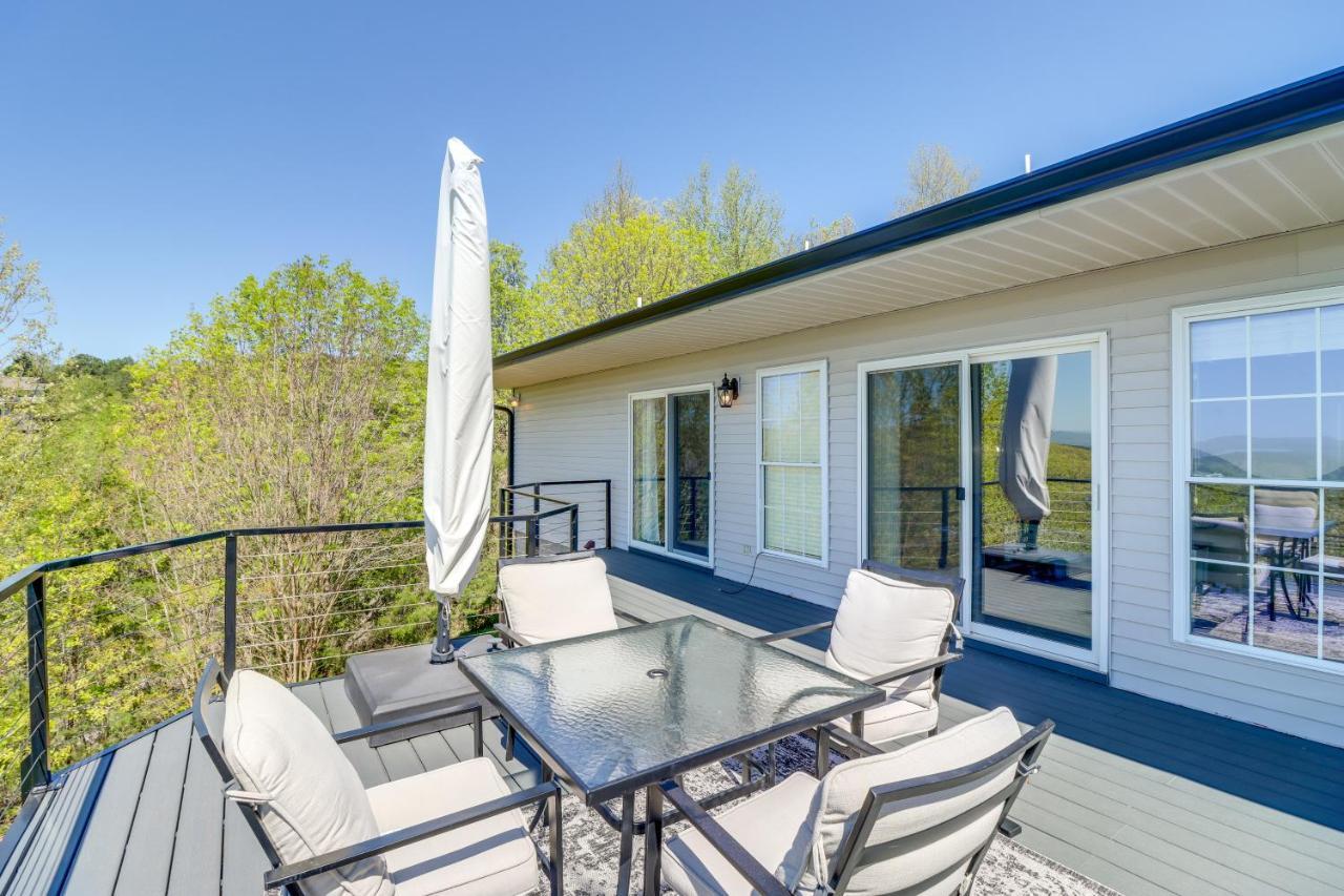 Charming Edgemont Home With Deck And Lake Views! Fairfield Bay Eksteriør billede