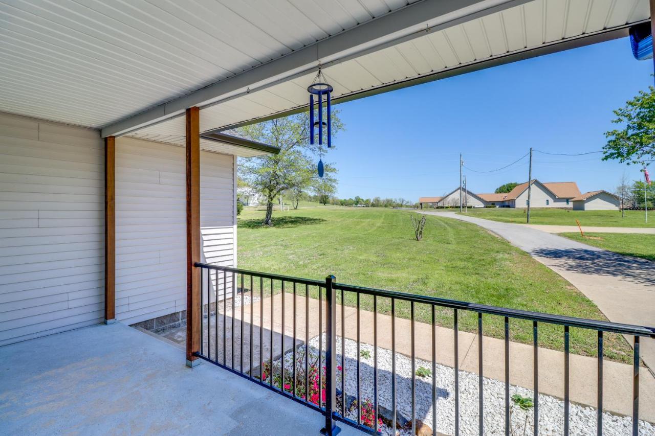 Charming Edgemont Home With Deck And Lake Views! Fairfield Bay Eksteriør billede
