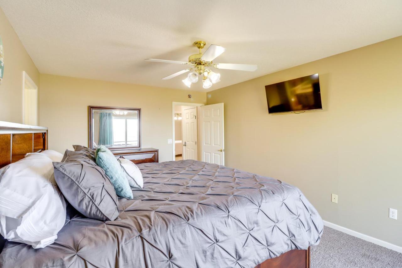 Charming Edgemont Home With Deck And Lake Views! Fairfield Bay Eksteriør billede