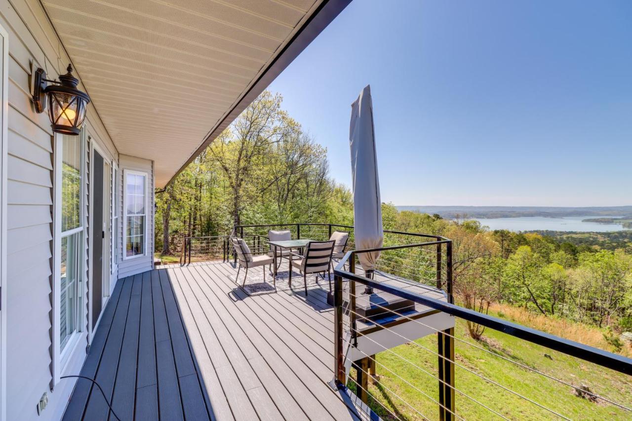 Charming Edgemont Home With Deck And Lake Views! Fairfield Bay Eksteriør billede