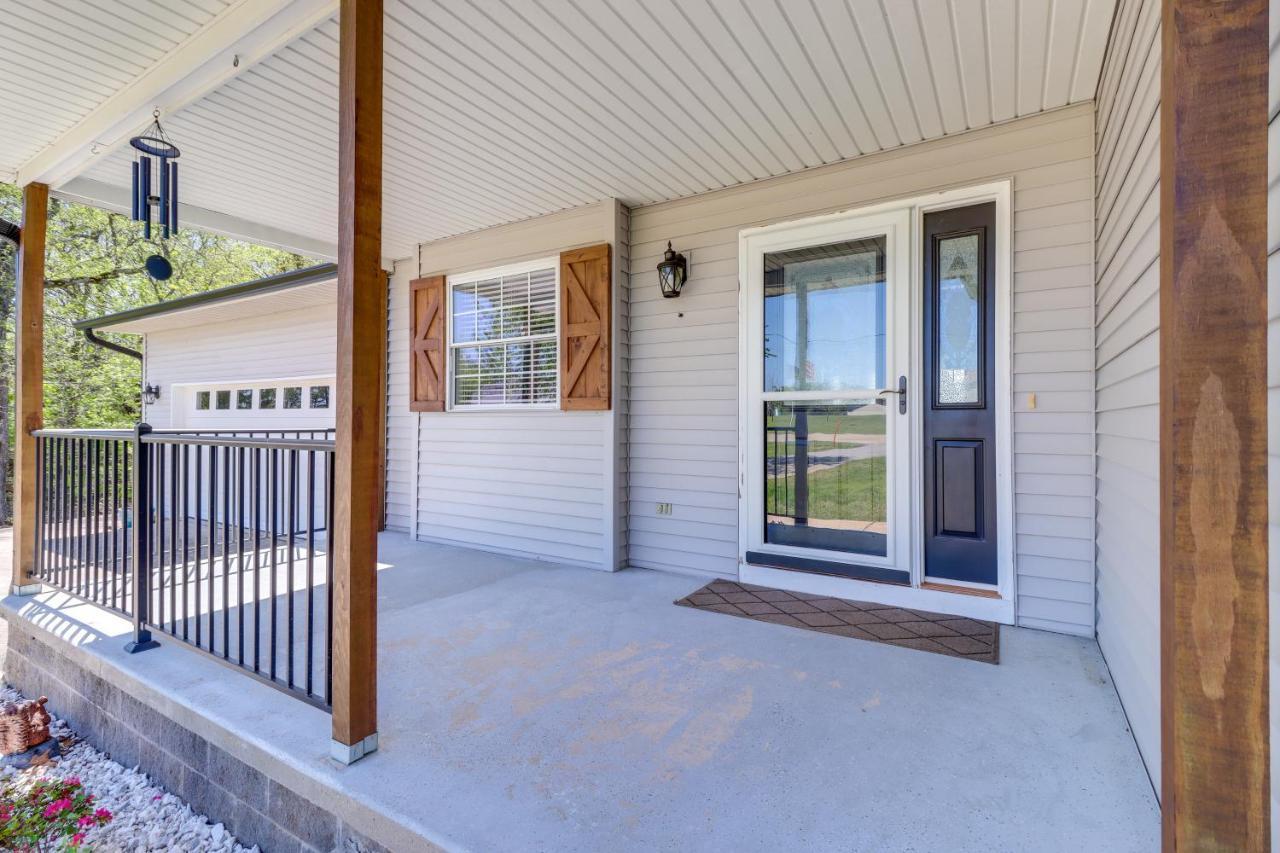 Charming Edgemont Home With Deck And Lake Views! Fairfield Bay Eksteriør billede