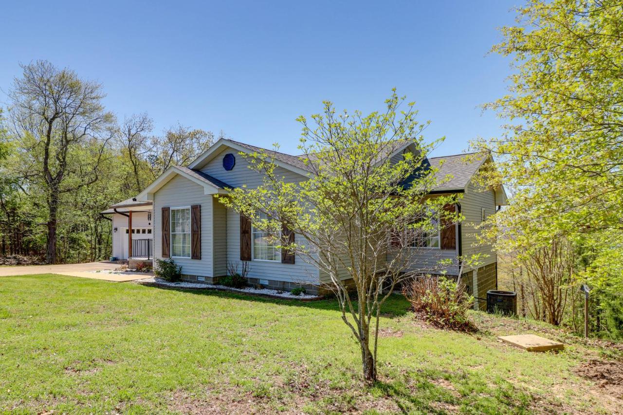 Charming Edgemont Home With Deck And Lake Views! Fairfield Bay Eksteriør billede